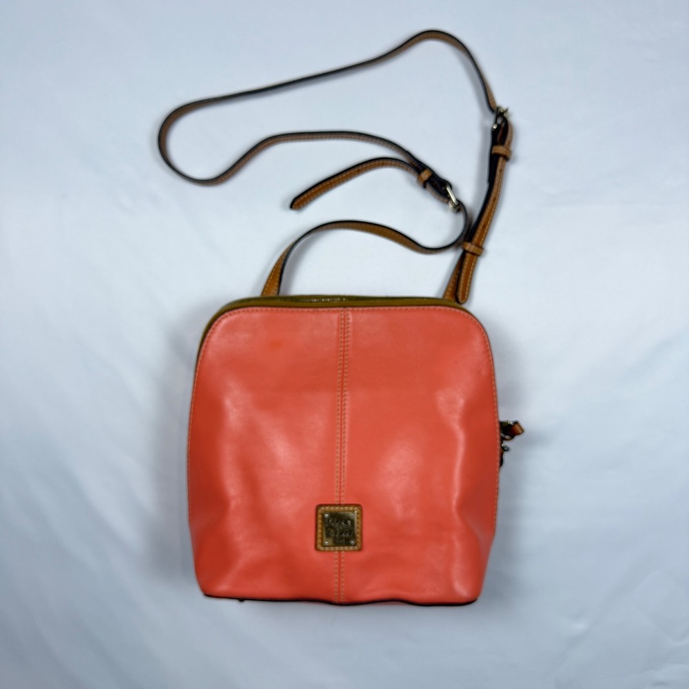 Dooney & Bourke Crossbody Bag Womens Small Coral Leather Gold Hardware‎ Classic